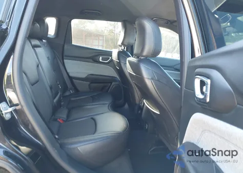 2024 Jeep Compass Latitude 4X4 z USA, uszkodzony, nr VIN 3C4NJDBN4RT109483